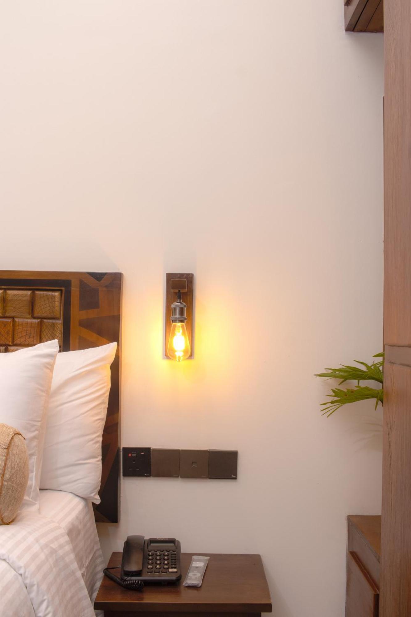Spicepeek Boutique Hotel Cmb Airport Катунаяка Екстер'єр фото